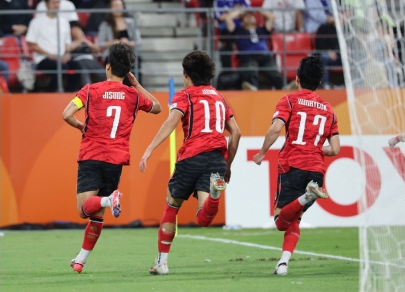 한국 축구, 일본 꺾고 아시안게임 4연패! 엄지성 결승골로 금메달