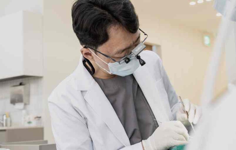 회복 중 시리고 아픈 치아, 창원충치치료 후 시림과 통증을 살피는 관리법이 중요한 생각보....