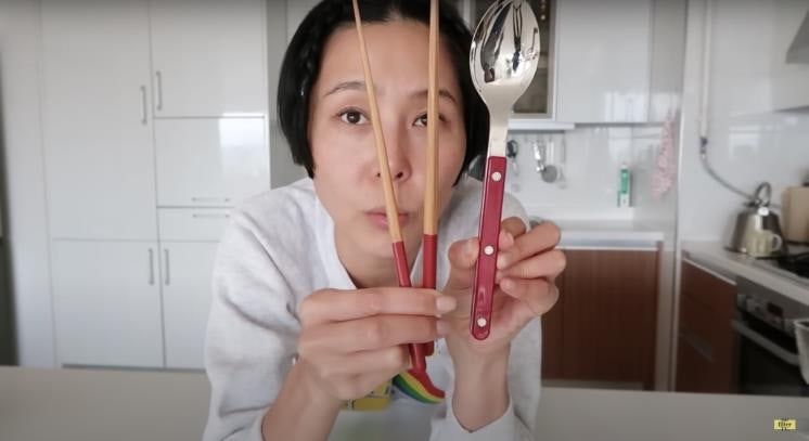 김나영이 소개한 사브르 커트러리, 수저 하나로 달라지는 식탁