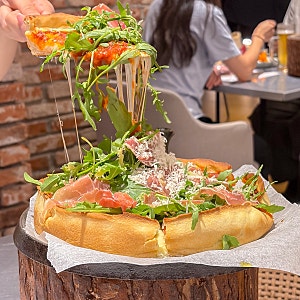 홍대 피자 맛집 치즈폭포 시카고피자를 만날 수 있는 홍대 데이트 맛집 오리지널시카고피자