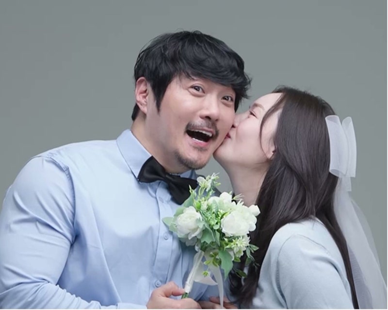 KCM, 아이 셋 낳고 15년 만에 정식 결혼식… 첫째 딸 낳고도 예식 미뤘던 이유