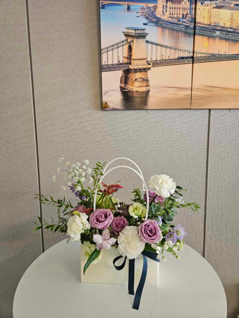 4주차 플라워 레슨 | 라운드 꽃다발부터 화병꽂이, 호보라탄 바구니와 성묘 꽃다발 리폼까지....