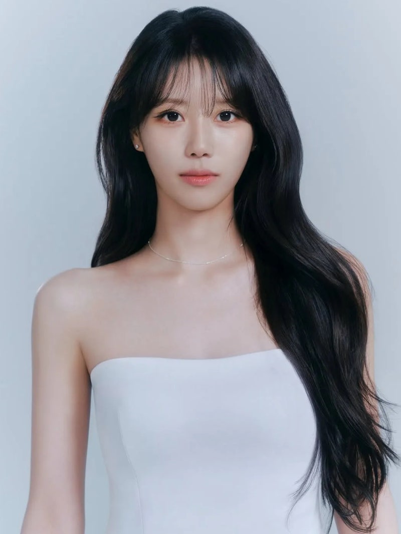 이미주 프로필 나이 키 본명 고향 소속사 남자친구 열애 결혼 송범근 결별 근황까지