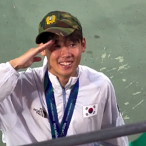 아시안게임 축구 금메달 따고 전역모 인증샷…병역특례 논란에 결국 양민혁 군면제 발언 사....