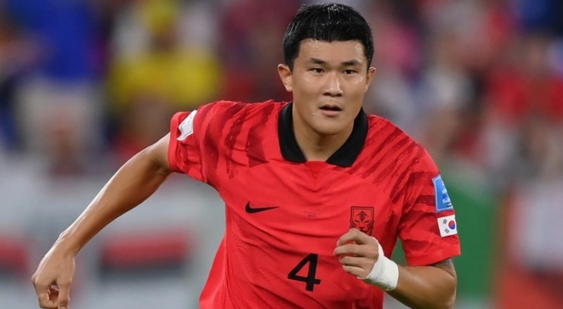 축구화 집어던진 김민재…“모두 머리 처박고 뛰어야” 대체 무슨 일이 있었나