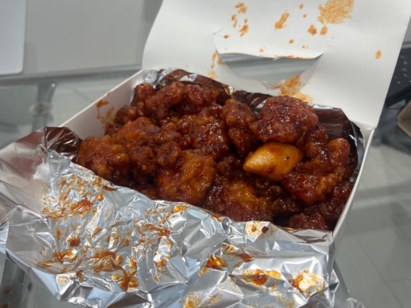 자양시장 닭강정 맛집 김씨치킨 닭강정 중간매운맛 포장 후기 추천