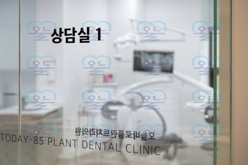 대전치과 임플란트 수술 후 처방약 복용 시 주의할 점