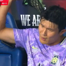 "교체되자 축구화 집어 던졌다!" 김민재, 베네수엘라전 굴욕 무승부 후 작심 폭발… "수비수....