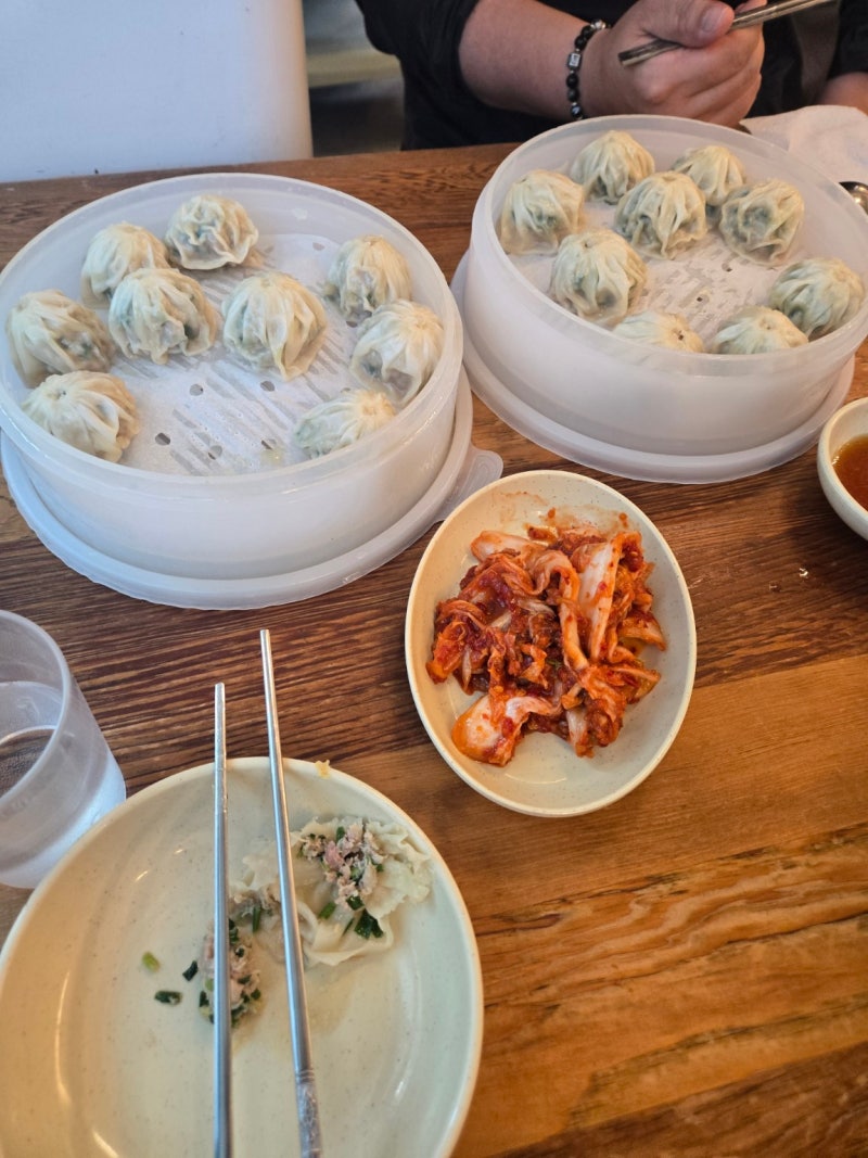 명동교자 본점 웨이팅 솔직후기｜만두·마늘김치는 최고, 칼국수 면은 호불호
