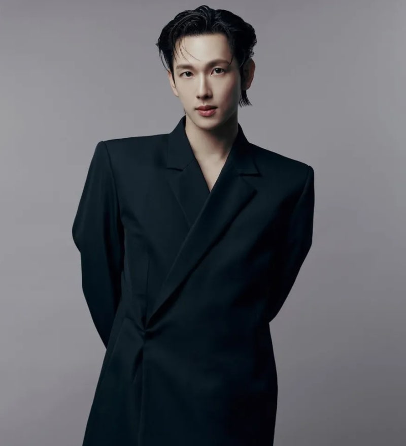 "He wasn't originally an actor?" Im Si-wan's Debut Story Seen Anew Through His Profile