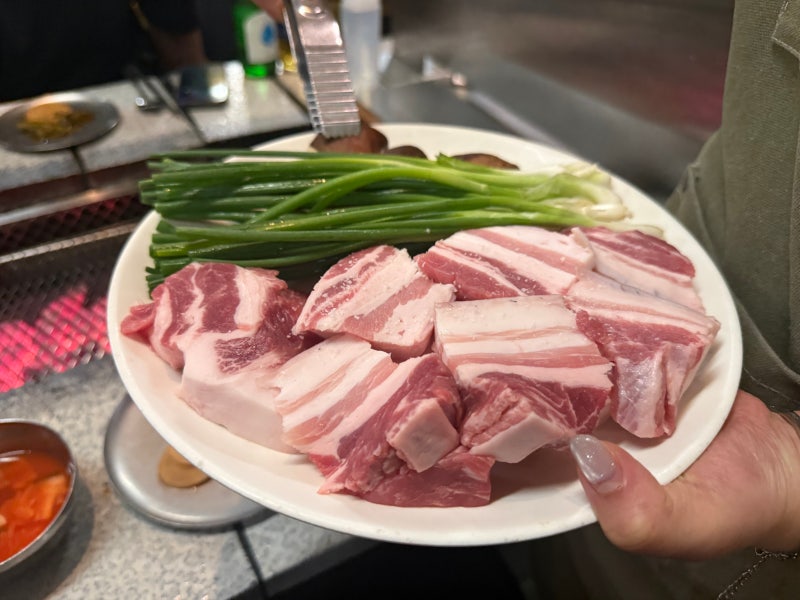 [산청숯불가든] 마곡 맛집 산청숯불가든 웨이팅 후기｜흑돼지 소금구이부터 항정살까지