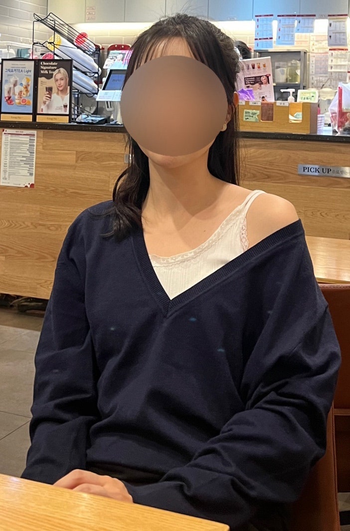 가을니트 추천 스파오 소프트얀 딥브이넥 니트 네이비 내돈내산 후기