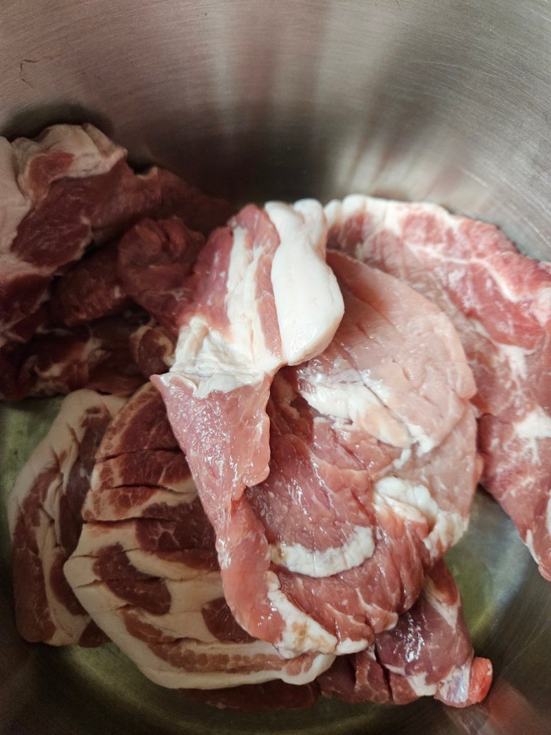 돼지목심 수육 압력솥으로 간단하게｜구이용 목심 1kg 촉촉하게 삶기