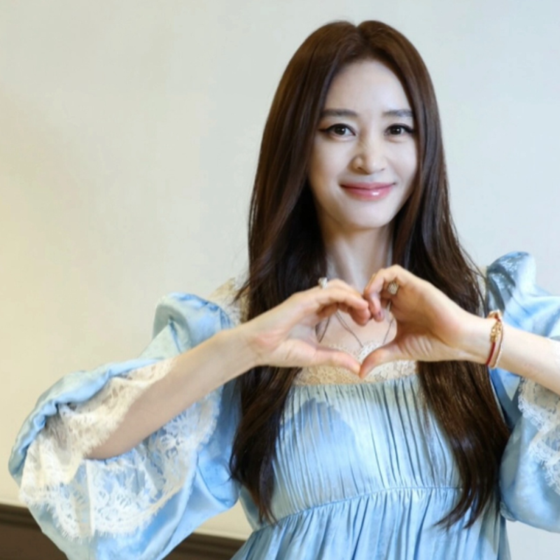 Kim Hye-soo's 40th Anniversary Debut Interview: Challenging the Role of Kyung-hee in a Drama and Her Recent W Cover