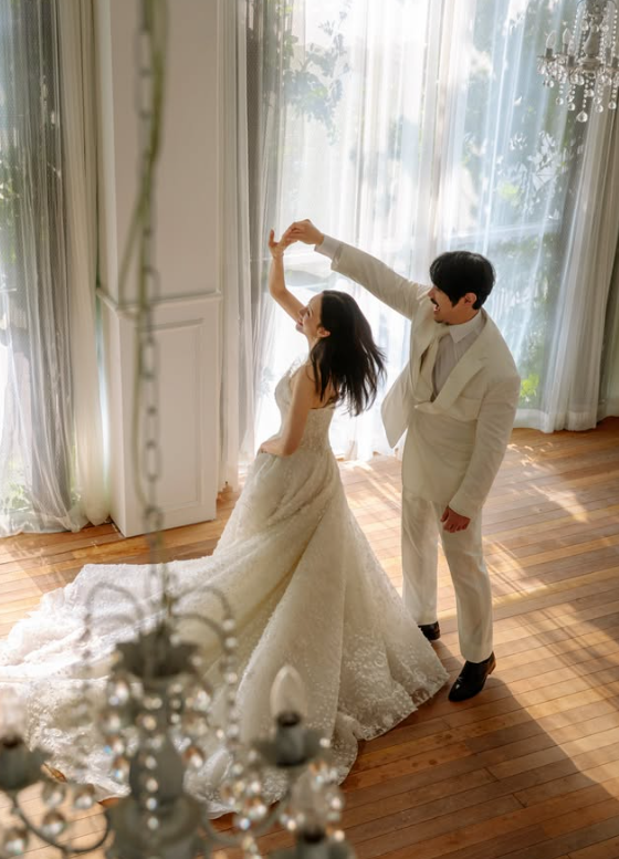 15년 만에 아내와 웨딩마치 올린 KCM, 뒤늦게 결혼식 올린 사연