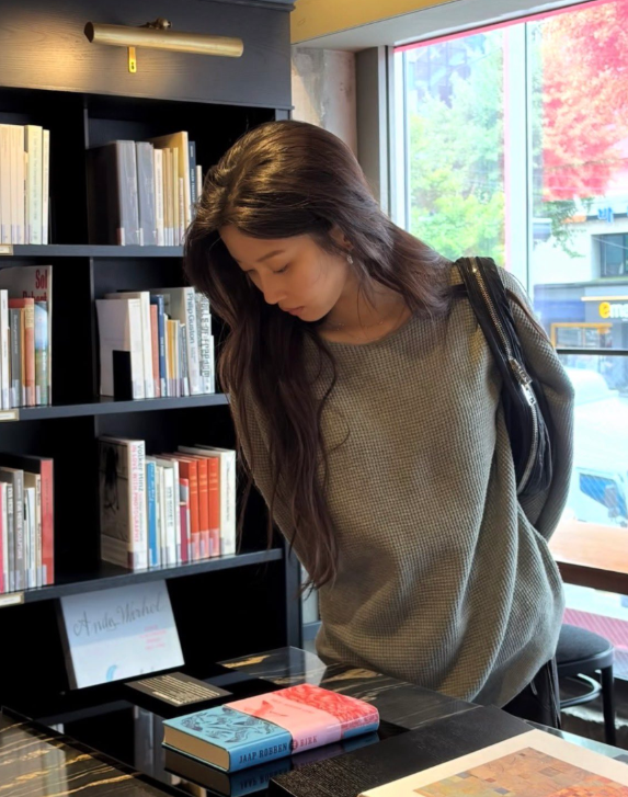 문가영 사복이 요즘 뜨는 현백코어 그 자체, 대체 현백코어가 뭐길래?