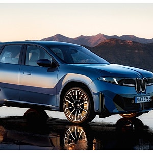 BMW iX3 SE 전기차 611km 주행거리와 노이어 클라쎄