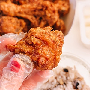 BHC 쏘이갈릭킹 허니 후기 | 칼로리, 맵기 솔직 리뷰