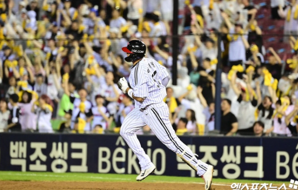 [KBO] "팬들 충격 그 자체!!" LG 오스틴 21일 만의 40호 홈런이라고??? LG 구단 첫 40홈런 달