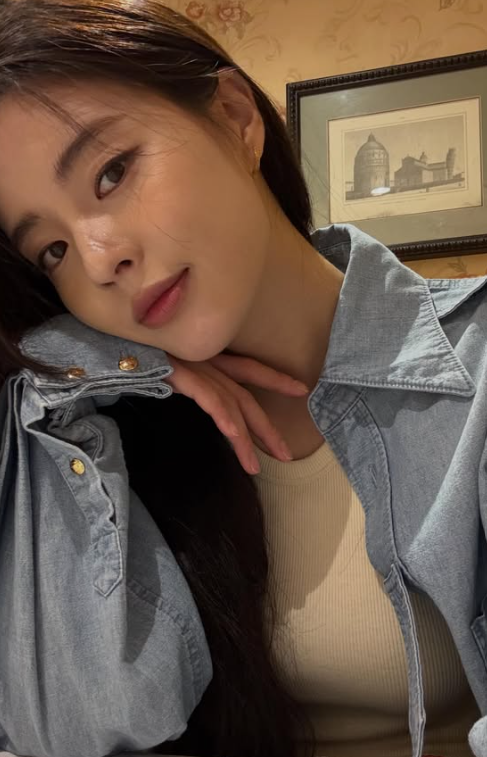 Lee Sun-bin's Profile: Age, Real Name, Height, Marriage, MBTI, Instagram – 'Lee Kwang-soo's Girlfriend for 8 Years Already?' Long-Term Relationship