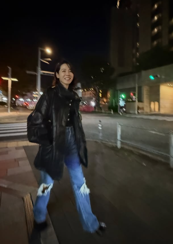 "남편 현빈이 찍어줬나?" 손예진, 밤거리 직찍에 난리 난 반응