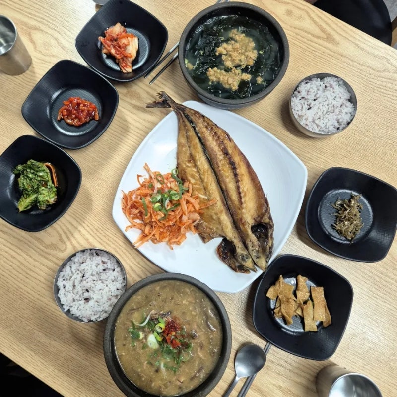 아침식사 가능한 제주공항 근처 밥집 김희선제주몸국