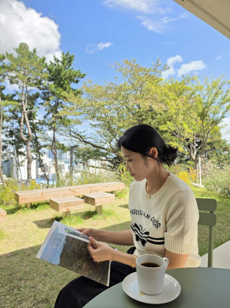 부산 모모스커피 도모헌점, 정원이 예쁜 부산 커피 맛집, 주차장, 야외테라스