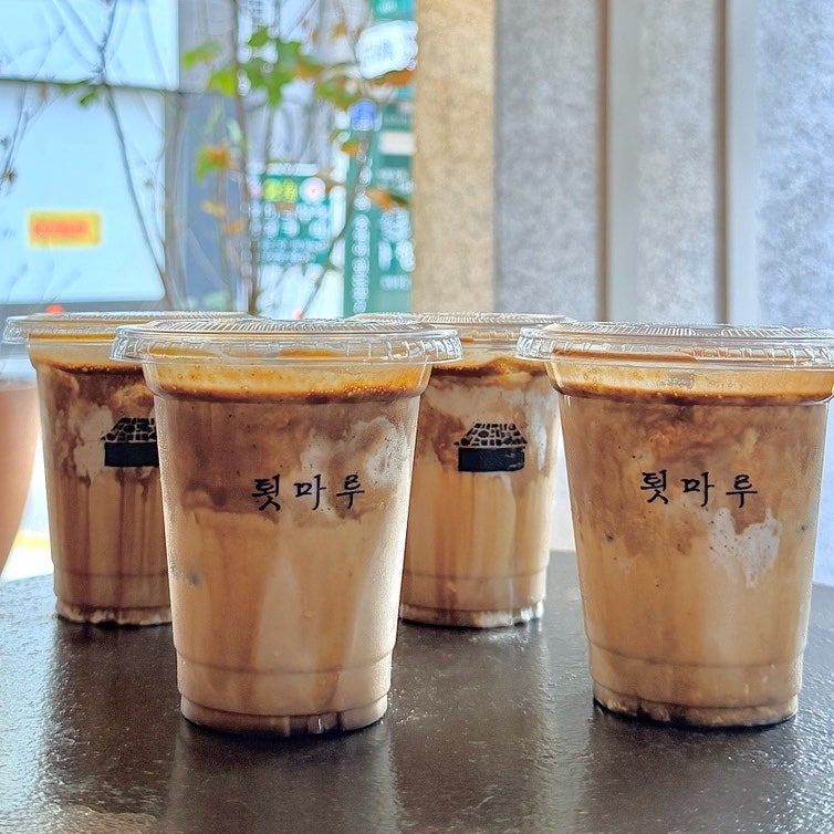 강릉 툇마루 중앙시장점 커피 맛과 카페굿즈 웨이팅 주차 정보