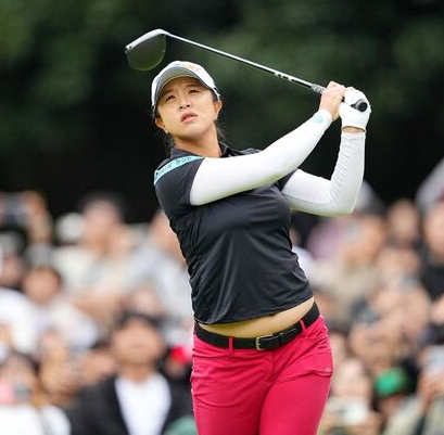 “한 대회에서 17억원, LPGA 상금만 240억”…김세영 역대 통산상금 2위의 빨간바지