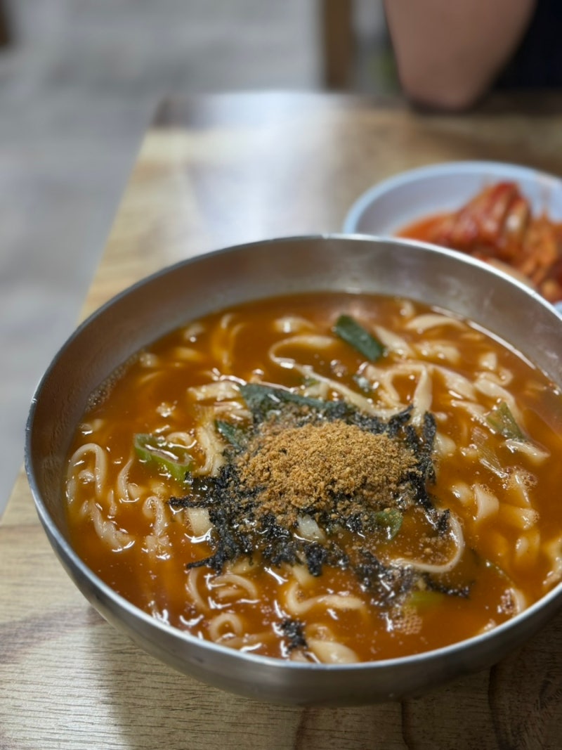 강릉 옹심이마을 찐현지인맛집 삼우옹심이 장칼국수도 추천