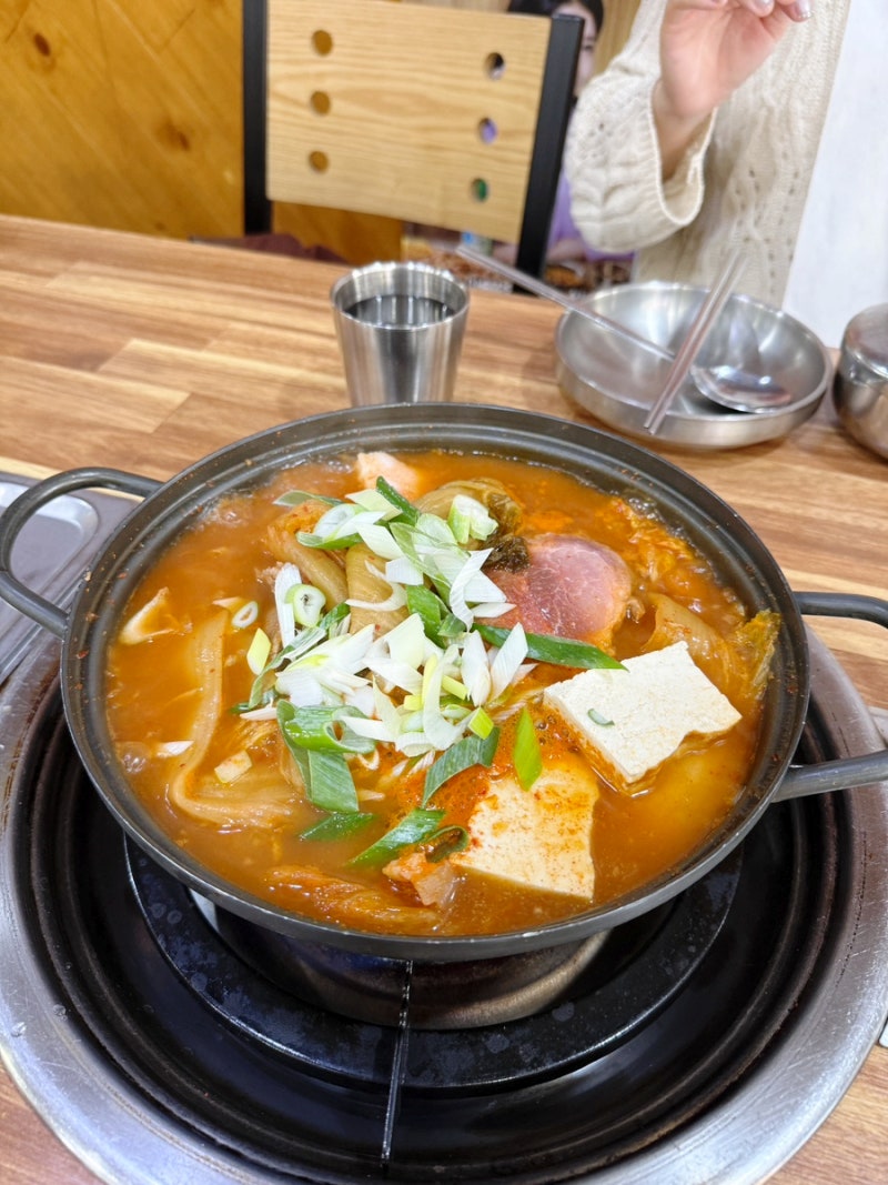 순천 김치찌개 맛집 '이순임김치찌개'팔마점｜정원박람회·팔마체육관 근처 연향동 맛집