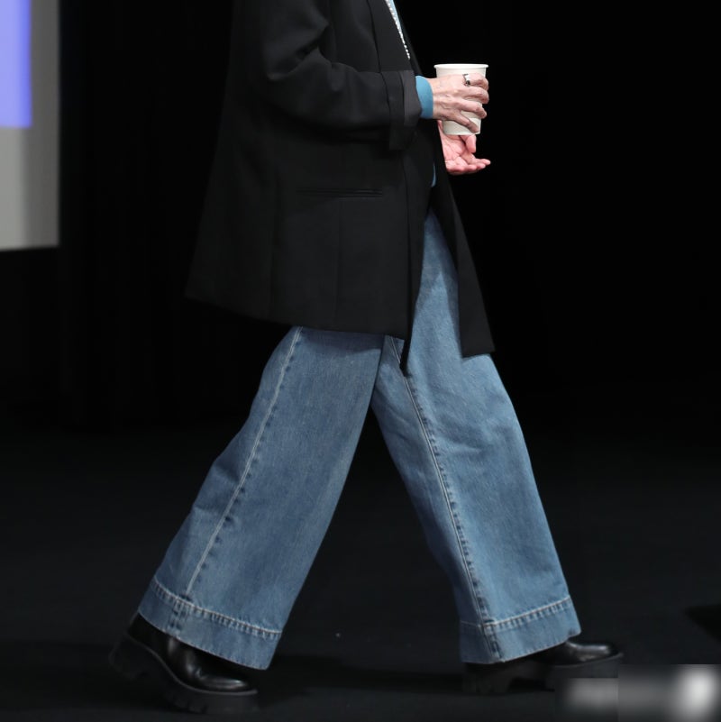 2030도 손민수하는 70대 패션 인플루언서, 배우 윤여정의 시크한 청바지 룩 모음