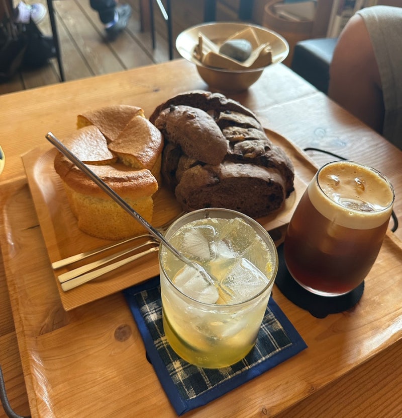 횡성카페 이가본때, 화덕빵이 맛있는 작은 시골 빵집 후기