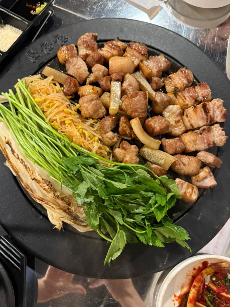 창원가음정시장 맛집 한판집 고기가 구워서 나오는 삼겹살맛집