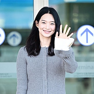 새벽을 밝히는 황홀한 미모...'재혼황후' 신민아 파리 출국 포착