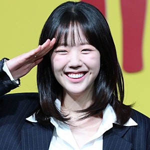 지예은 결혼 두 달 앞두고… 하필 '미혼' 이서진·김광규를 만났습니다