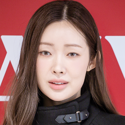 원피스에 툭 걸쳤는데.. 가을 분위기 제대로 잡은 윈터