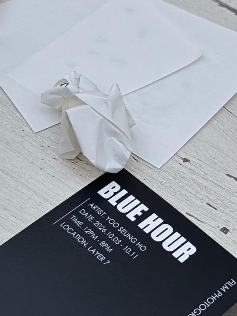 유승호: BLUE HOUR 빛과 어둠 사이, 찬란한 불완전함에 대해_필름 사진전 블루 아워 관람 후기