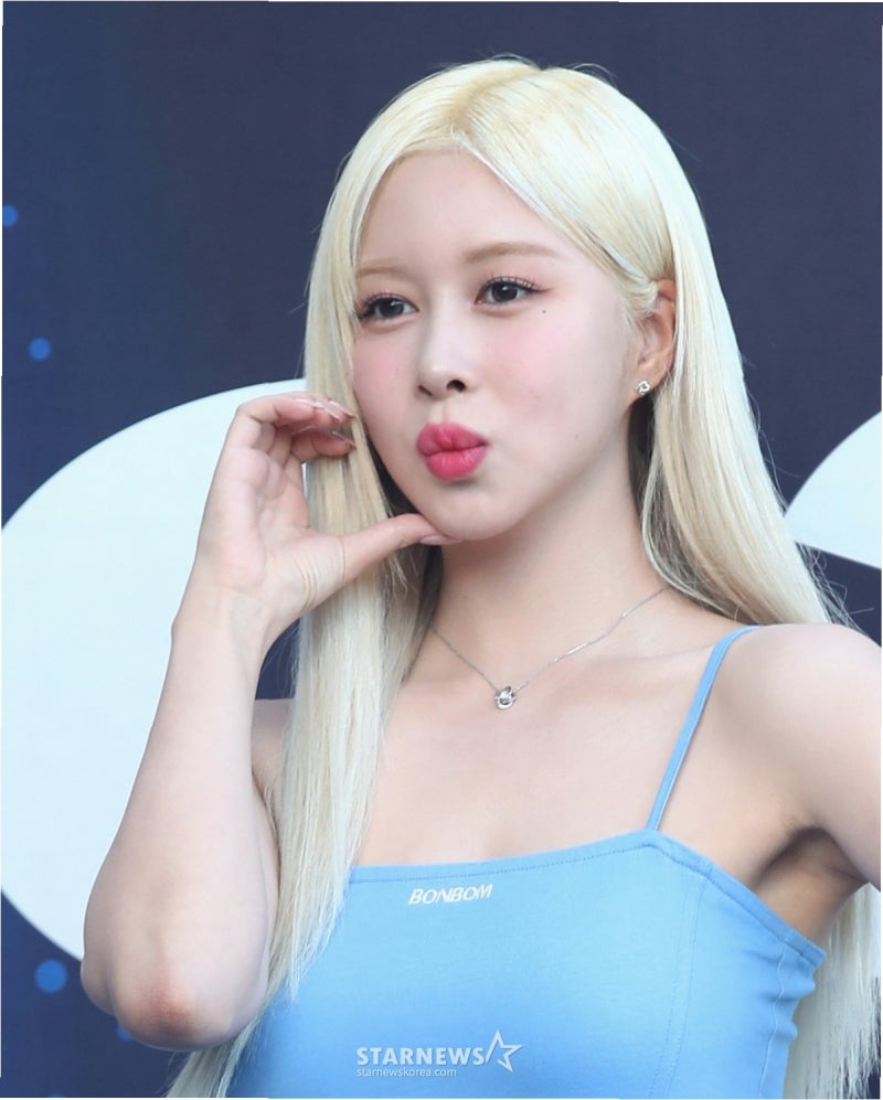 우주소녀 다영, 대학 축제 팬서비스 논란…아슬아슬한 경계선