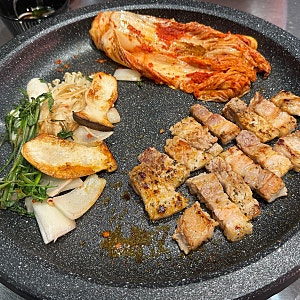 <수원역> 고기 질 좋았던 수원역  맛집, 벌집삼겹살 방문 기록~