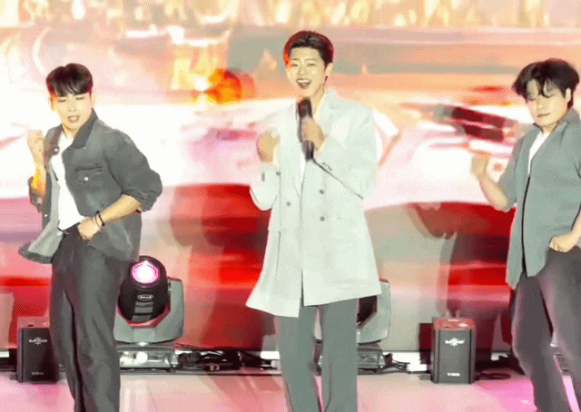 [가수 박지현] 여수 프라임콘서트 엔딩, 단체샷에서도 빛난 아우라