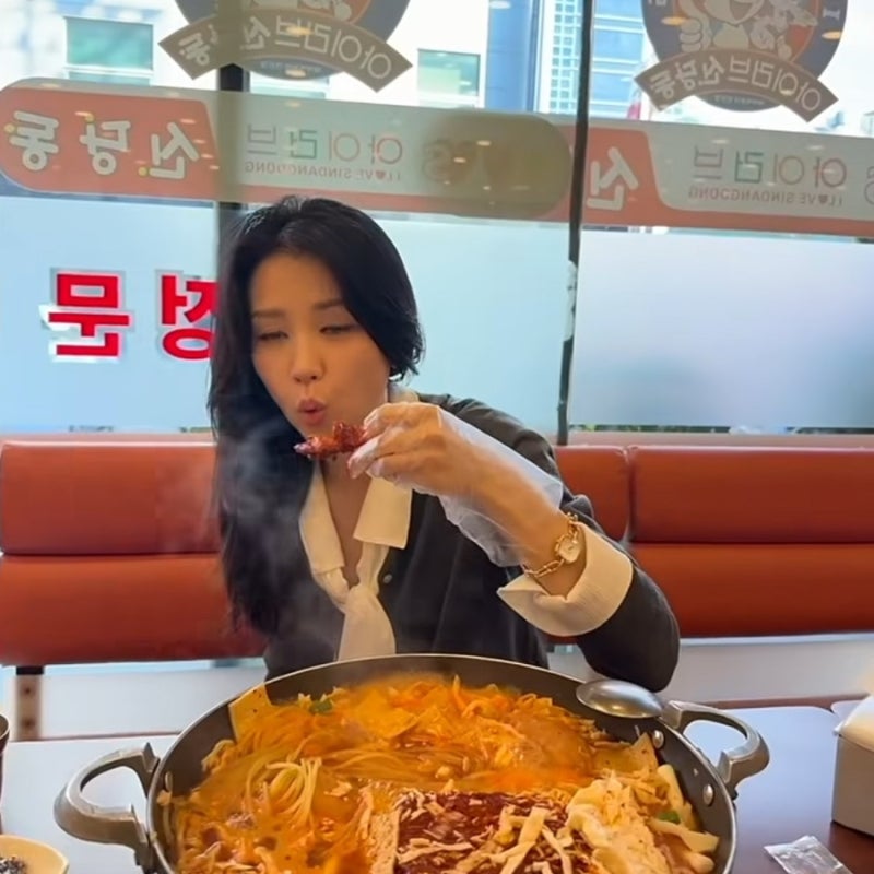 지독한 명품 사랑 박하선, 비닐장갑 낀 손목엔 신차 한 대 값