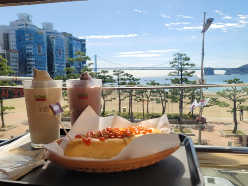 광안리 해수욕장 카페 이색적인 분위기가 좋은 콩카페 광안리점