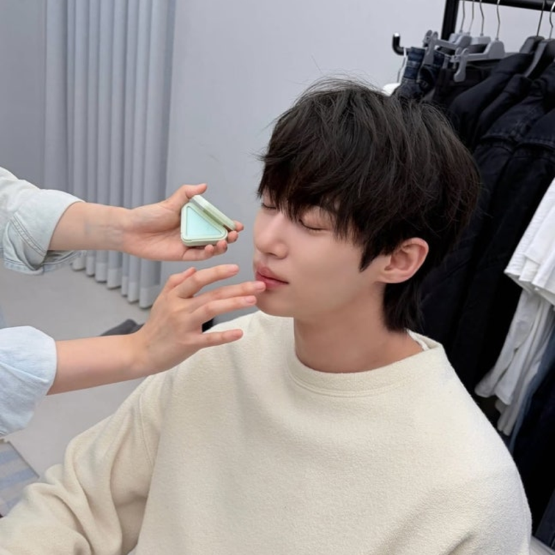Byun Woo-seok Fan Meeting Behind-the-Scenes: 'Are You Crying?' AI Reply, Ranked #1 with 10.28 Million Votes