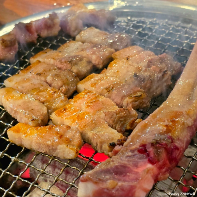 [서울 천호] 천호 고기집 직접 구워주는 뼈삼겹이 맛있는 와고숯불구이
