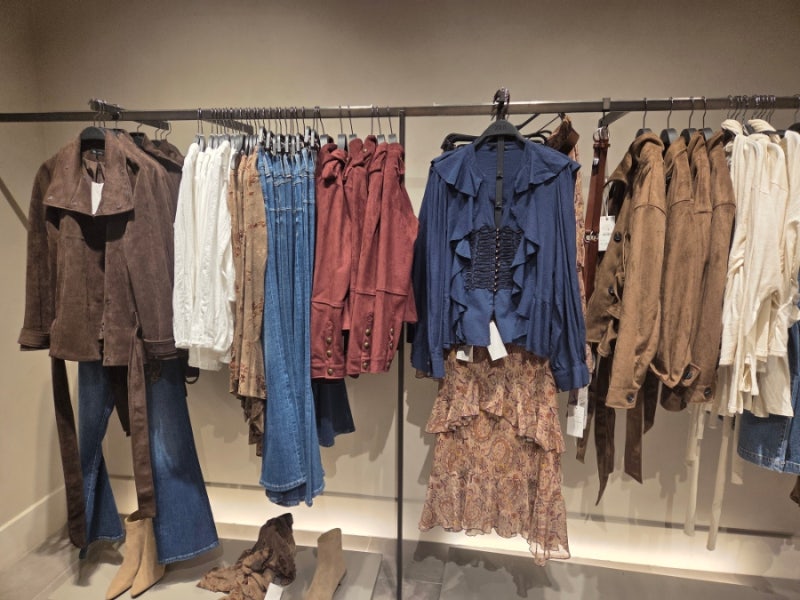ZARA(자라) 명동점, 가을신상 구경하기 (사진많음)~!!
