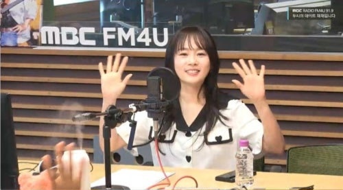 가수 이수영, 아들 급성 백혈병 진단에 활동 잠정 중단…"엄마로서 곁 지킬 것"