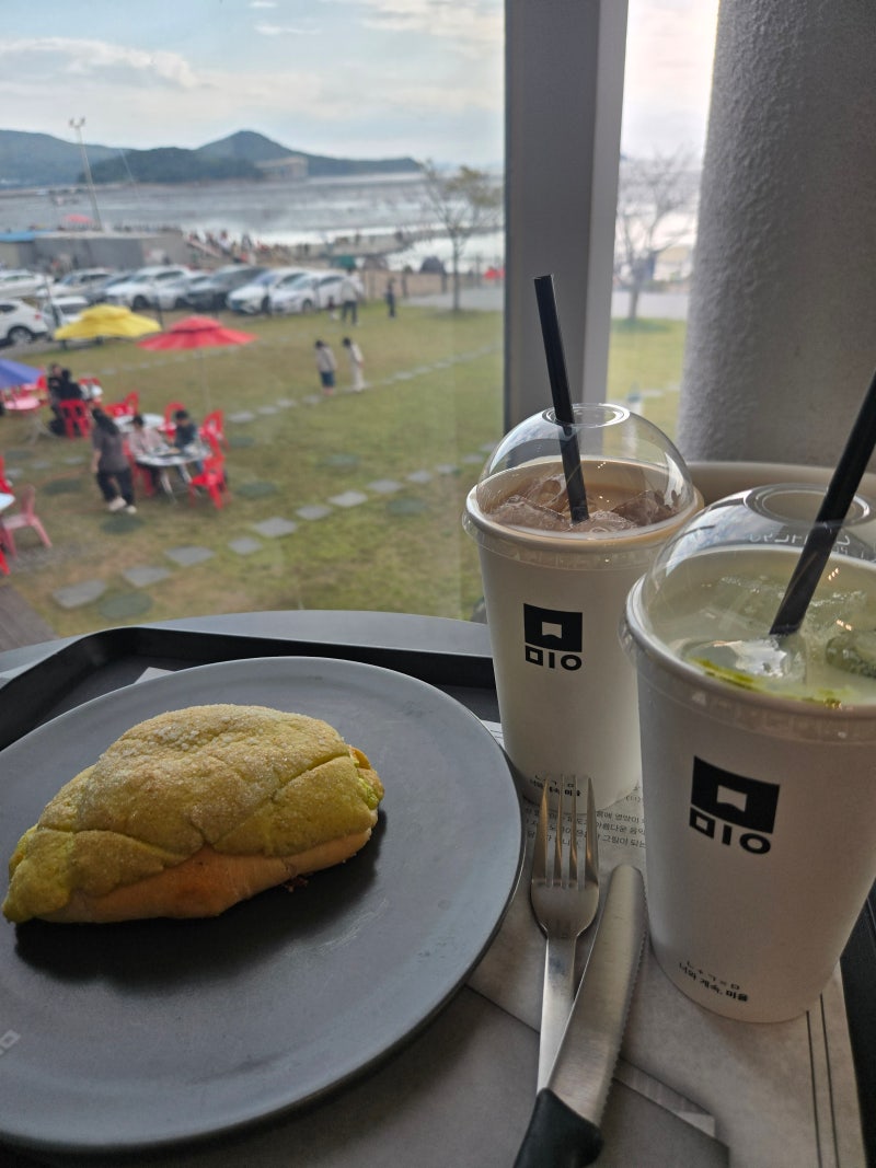 [영종도 카페] 광활한 갯벌 오션뷰와 낭만이 함께하는 영종도 대형 카페 ‘미음(MIEUM)’ 솔직 ....