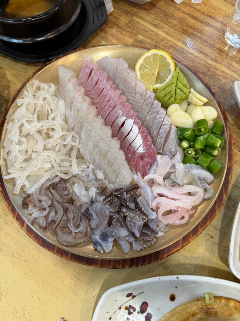 대구 신암동 횟집 / 칠성시장역, 대현동 근처 횟집맛집 ! 산오징어회센터&참가자미