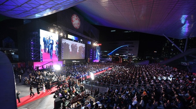 31년 만에 처음 화요일 개막이라는 부산국제영화제, 전야제부터 남포동이 뜨거웠던 이유